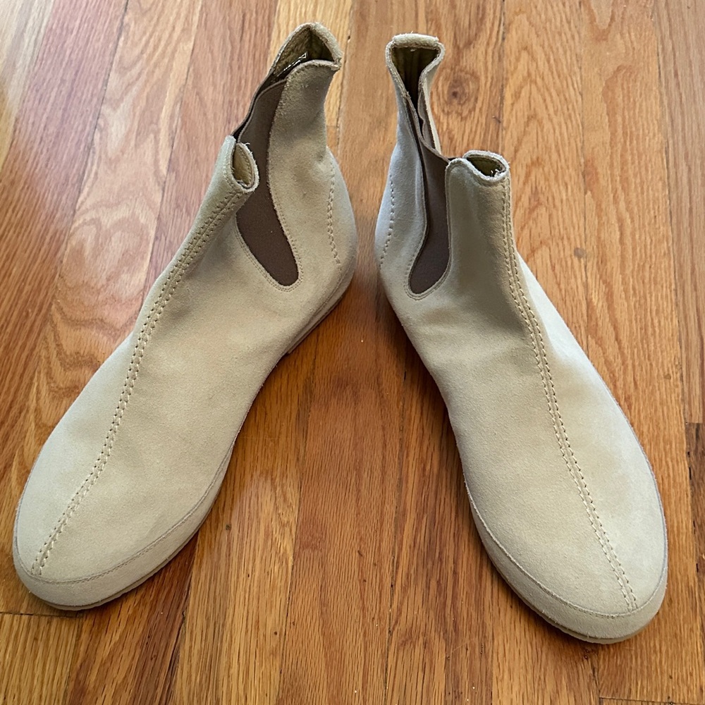 Men Fendi Light Cream suede Ankle Boots authentic sz 9